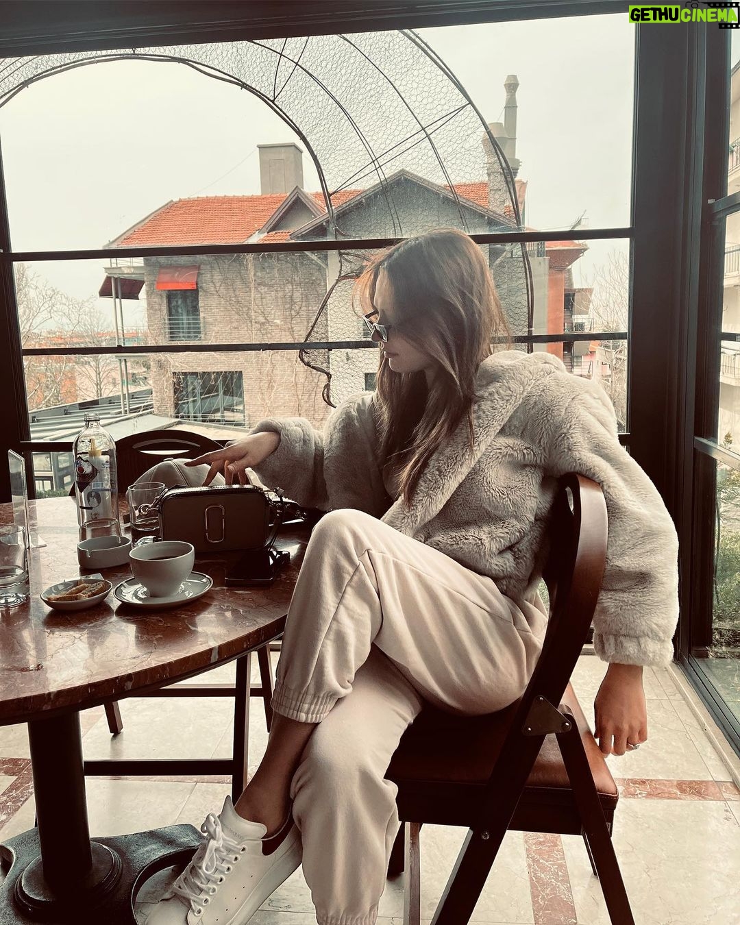 Nilsu Berfin Aktaş Instagram - Bugünden sürpriz sonlu #yoda