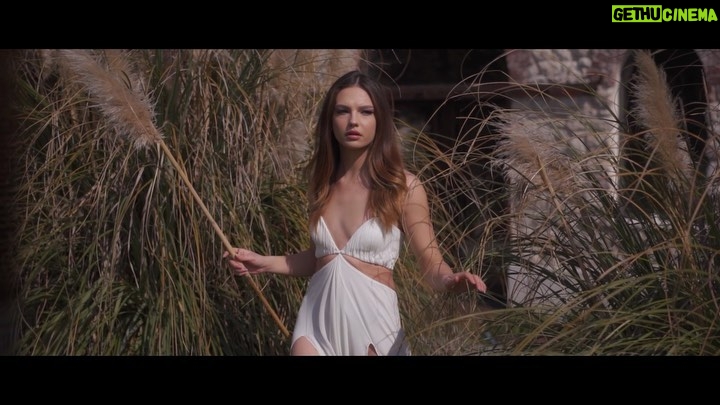Nilsu Berfin Aktaş Instagram - 🎉 Genel Yayın Yönetmeni: @gulay_ozdemir Videografi: @bulentbab Fotoğraflar: @ozanbalta Moda Direktörü: @caglakucukdereli Styling: @giodevdariani Saç ve Makyaj: @ramadanbozaci Prodüksiyon: @mine.gunduz @nutekstudio @gardiropmagazin @kibrithane @kibrithanecicek @ufukergin @sociaentertainment #gardiropmagazin