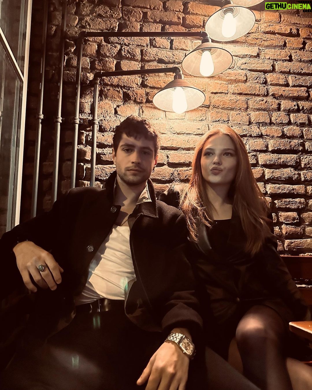 Nilsu Berfin Aktaş Instagram - Sen de kazanacan ben de kazanacam bacı gardaaşşşş (Sona doğru denize laf anlatmaya çalışıyorum ama anlamıyor.)