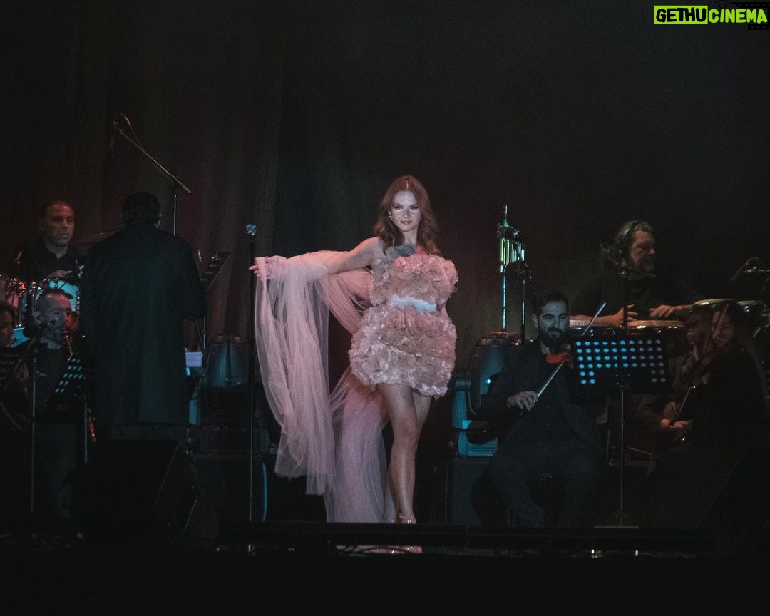Nilsu Berfin Aktaş Instagram - 💃 🎶 harika hissettiğim bir gündü bütün emeklere teşekkür ederim 🙏🏻 Uniq Istanbul Açık Hava Sahnesi