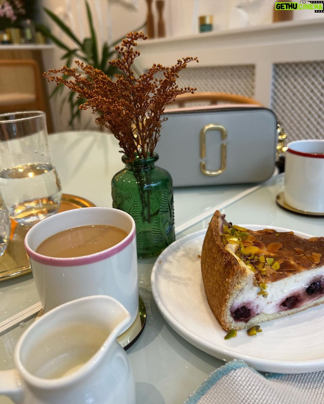 Nilsu Berfin Aktaş Instagram - Coffe, desserts and talks🫶🏼✨💚