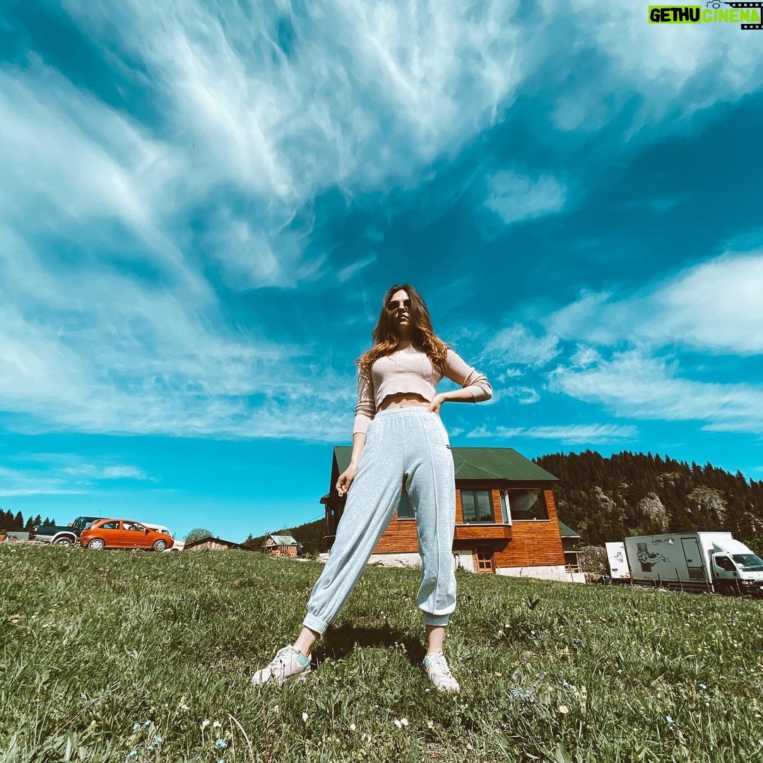 Nilsu Berfin Aktaş Instagram - Merhaba yaylacım nasılsın 🌸
