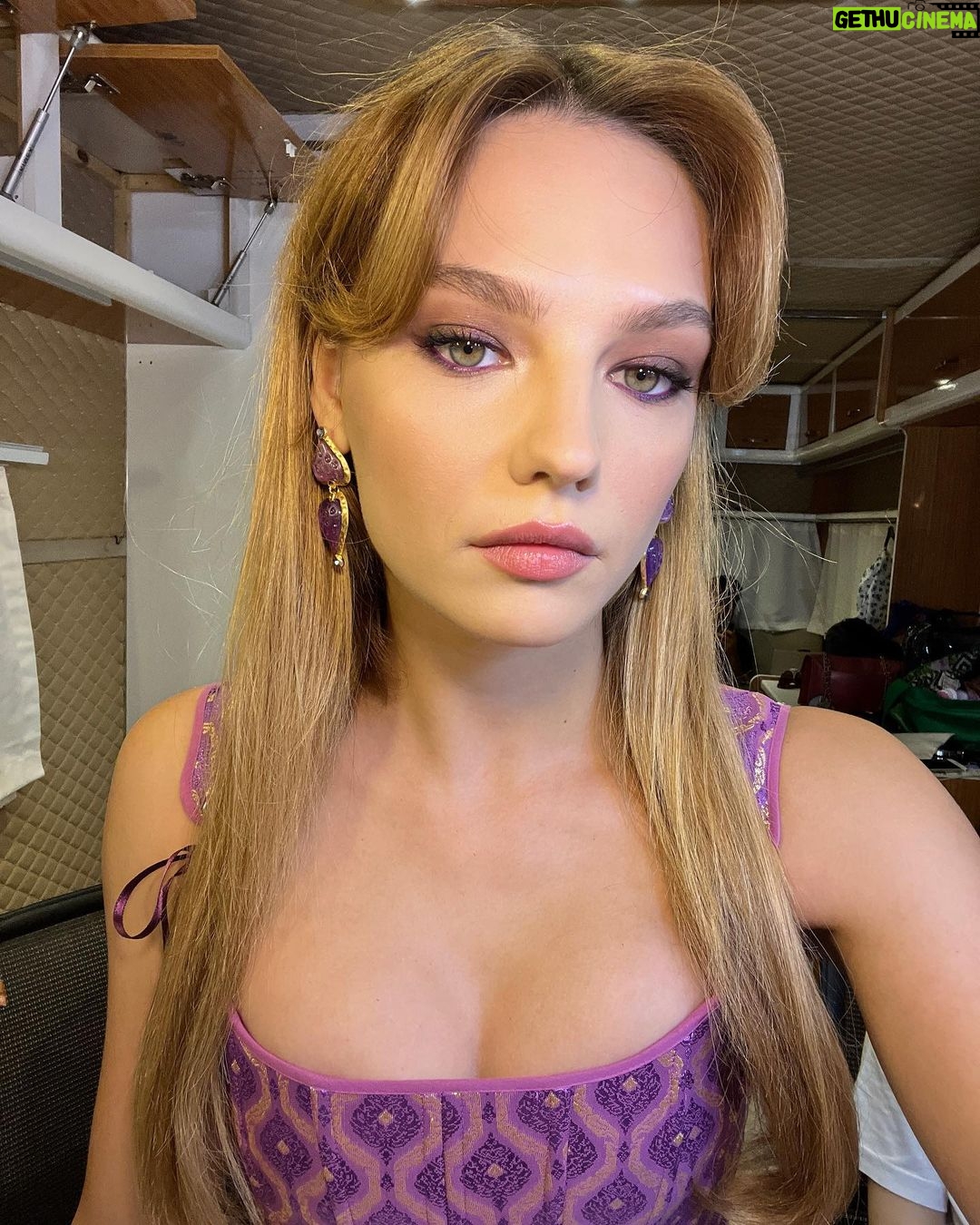 Nilsu Berfin Aktaş Instagram - İrem makyajı tatlım 💜 @iremkilicli 💅🏼