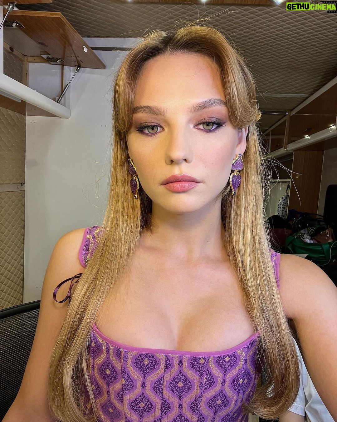 Nilsu Berfin Aktaş Instagram - İrem makyajı tatlım 💜 @iremkilicli 💅🏼