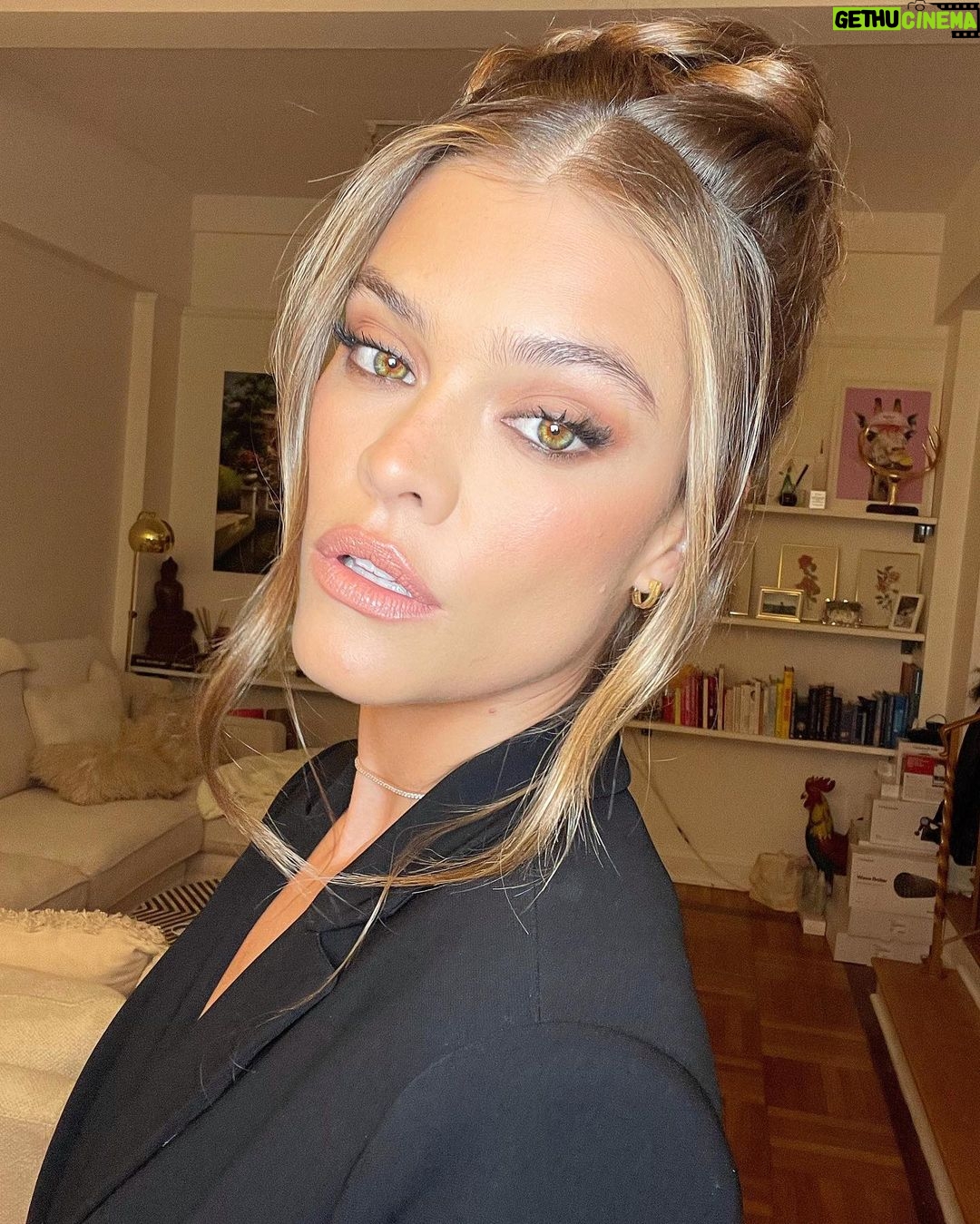 Nina Agdal Instagram - Yes that’s a cock in the background. Dream glam by @julietteperreux @adammaclay 🖤