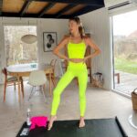 Nina Agdal Instagram - Keeping 2022 bright with @dkny's Neon Collection ✨How are you keeping up the motivation for your fitness resolutions this year? #DKNYDoYourThing #ad