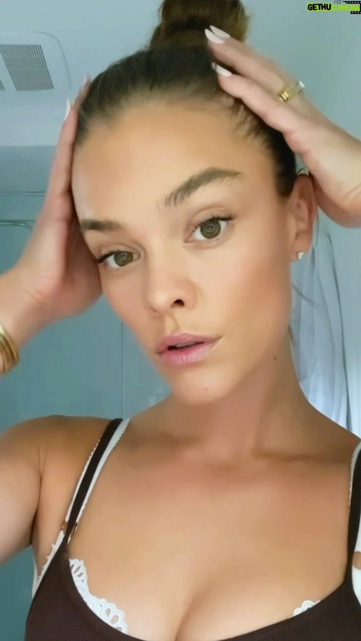Nina Agdal Instagram - Hope everyone had a great day (with or without Instagram) 🤪