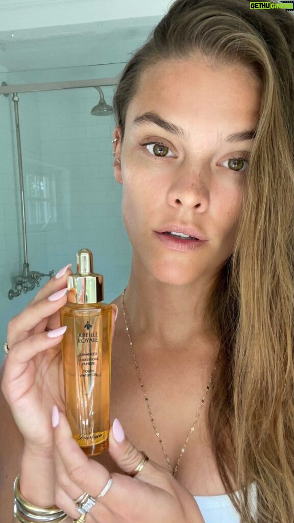 Nina Agdal Instagram - As you all know, I've been a long-time fan of @guerlain’s Abeille Royale line, so I'm thrilled to be showing you my go-to morning routine which includes the newly formulated Advanced Youth Watery Oil! 💛 An upgrade to the previous fan favorite, the Advanced Youth Watery Oil is made of 95% natural ingredients and more potent than ever ✨ #GuerlainAmbassador