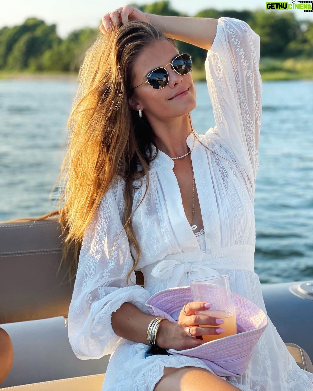 Nina Agdal Instagram - Fast forward a few hours and I was in the ocean skinnydipping 😁