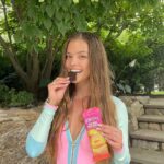 Nina Agdal Instagram - Been loving the new @skinnydipped chocolate bars. If you haven’t tried them yet do yourself a favor and run (don’t walk) to get them! All real ingredients and less sugar. Perfect treat for the Euro final!! ⚽️🍫 #skinnydippedpartner