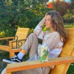 Nina Agdal Instagram – Sometimes you just need a little fresh air and your @saintjamesicedtea 🍃🍁🍂 Upstate N.Y