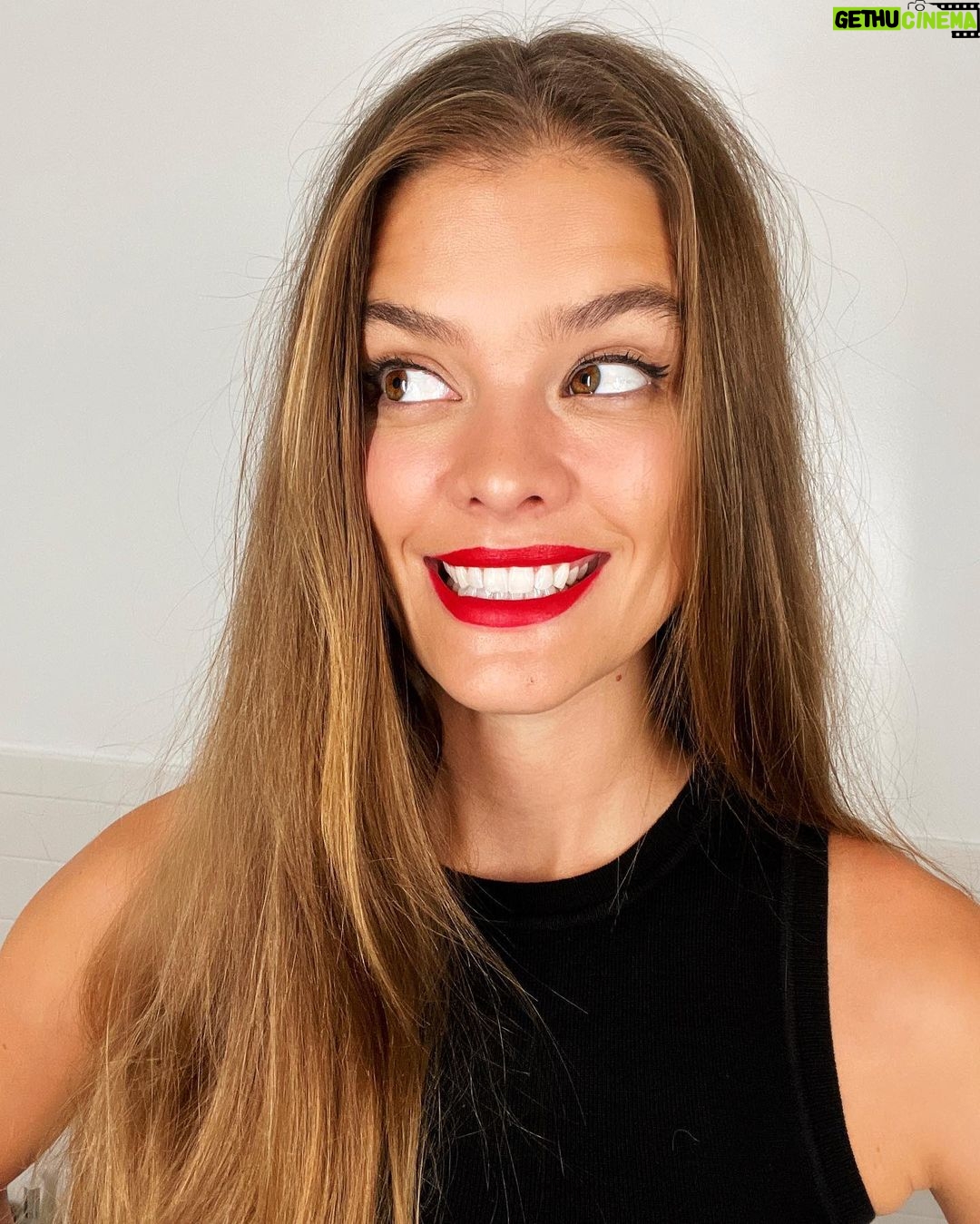 Nina Agdal Instagram - I put on a red lip and had a dirty martini 💯💋