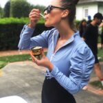 Nina Agdal Instagram – Don’t want to get all @mush’y but this morning was epic ☺️ If you haven’t tried MUSH yet then get on it. My favorite is the honey nut or blueberry 🍯🫐👌 AMAZING morning 👏 Thank you for sponsoring today’s class! The Reform Club Inn