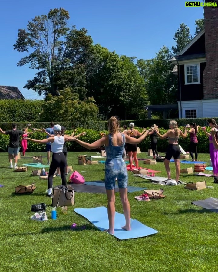 Nina Agdal Instagram - Crazy to think that a year ago I had not yet taught my first class (like ever ever) at @reformclubamagansett and yesterday @theagdalmethod had a full class with an incredible partner @sakaralife who I love so much! If you haven’t tried out Sakara yet use my code NINAxSAKARA for 20% off and thank me later. Their beauty drops are my go-to and their meals are beyond beautiful and filled with that good good. Also side note; if you’ve been wanting to do something my advice is to just TRY. Even if you don’t know exactly how it’s gonna go or where it’ll take you follow your gut and keep going. And shout out to Nate & crew for coming on his bachelor weekend, wishing you and Valery (Valeria?) the best! 👍 Happy Sunday all ❤️ #sakarapartner #theagdalmethod The Reform Club Inn