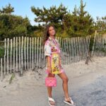 Nina Agdal Instagram – Funny how I used to hate pink 💕👚👛🌸🌷