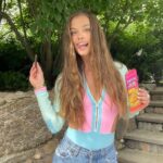 Nina Agdal Instagram - Been loving the new @skinnydipped chocolate bars. If you haven’t tried them yet do yourself a favor and run (don’t walk) to get them! All real ingredients and less sugar. Perfect treat for the Euro final!! ⚽️🍫 #skinnydippedpartner