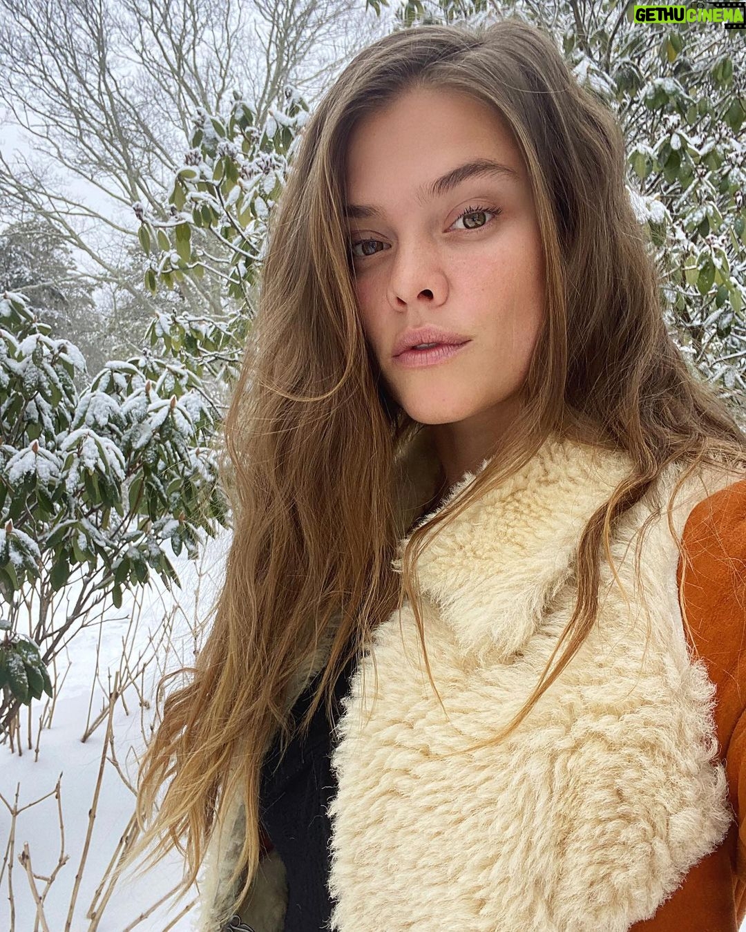 Nina Agdal Instagram - Soo... is it hot toddy o’clock yet? ☕️