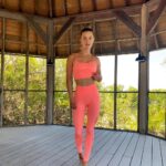 Nina Agdal Instagram - Who’s ready to workout with me?! Head over to @DKNY for a quick toning full body routine! Also how happy is this color?! 💖🍭#DKNYSport #ad