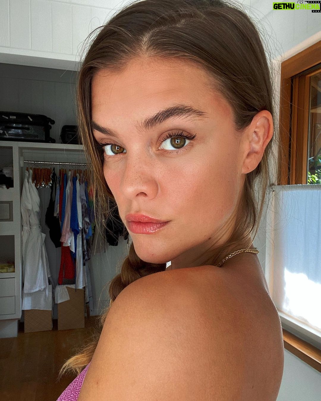 Nina Agdal Instagram - Iām smiling on the inside š