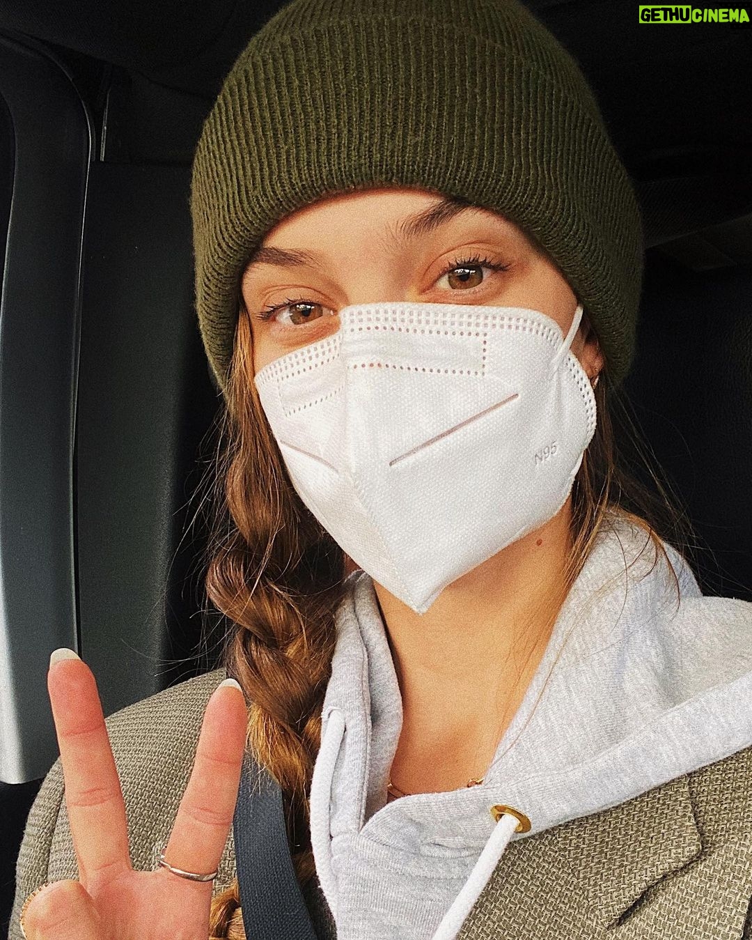 Nina Agdal Instagram - I have a special place in my (2021-fashionista) heart for sweatpants and oversized blazers 💖