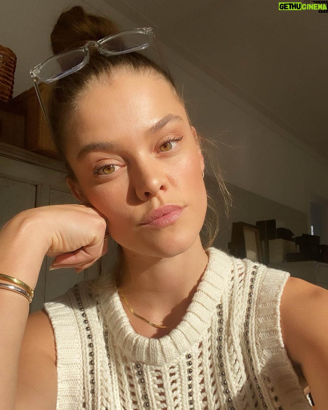Nina Agdal Instagram - Remember that girl in school that would always go “BUT THEYRE HAZZELLL”. Yeah me too, that girl is me. But are they though
