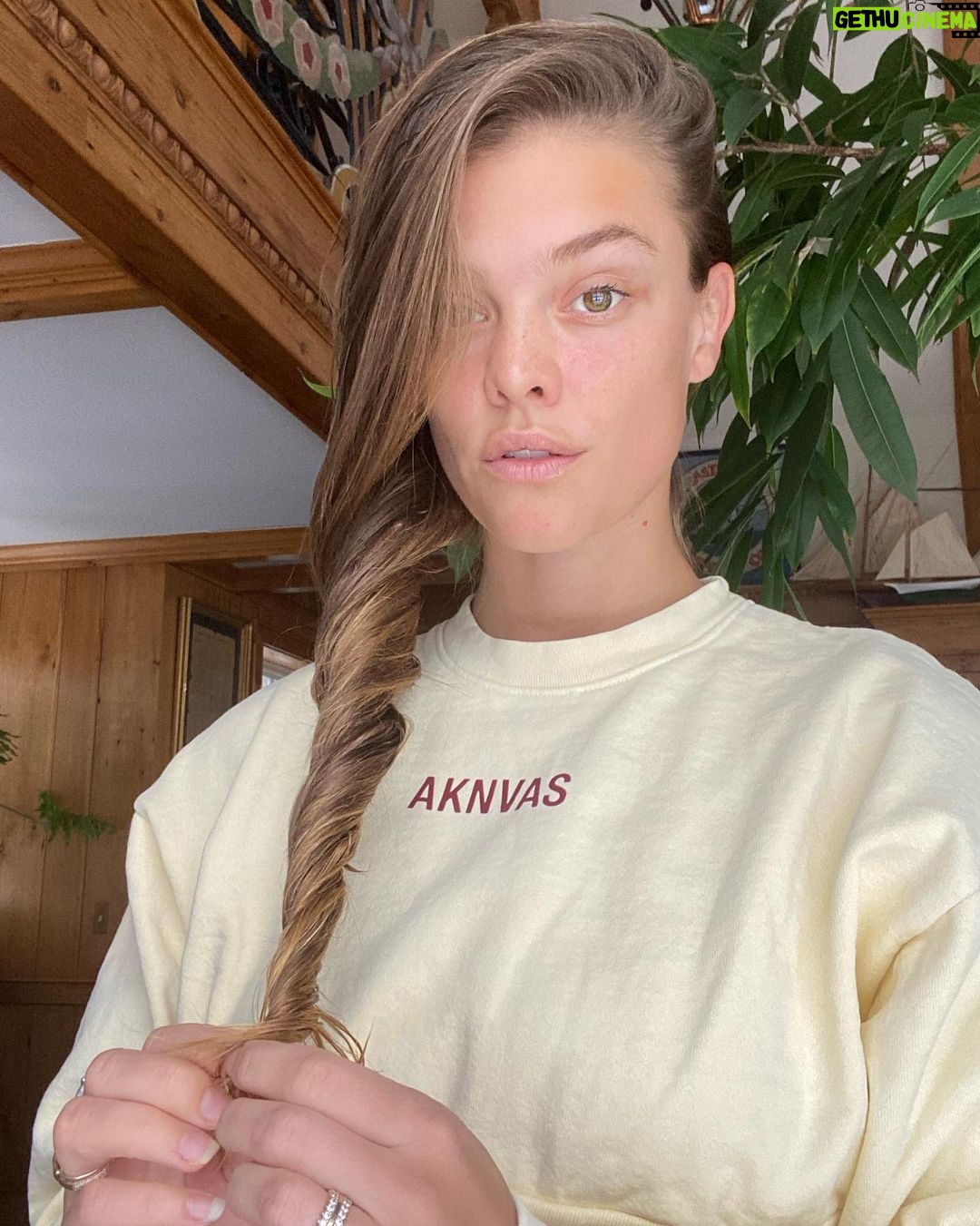Nina Agdal Instagram - Snow lighting wins 💯