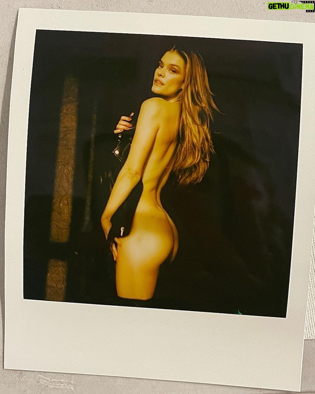 Nina Agdal Instagram - See ya in the desert 🏜🌵