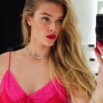 Nina Agdal Instagram - Holiday season ‘23 🦃🎄🥰