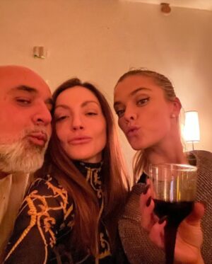 Nina Agdal Instagram - Holiday season ‘23 🦃🎄🥰