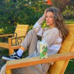 Nina Agdal Instagram - Sometimes you just need a little fresh air and your @saintjamesicedtea 🍃🍁🍂 Upstate N.Y