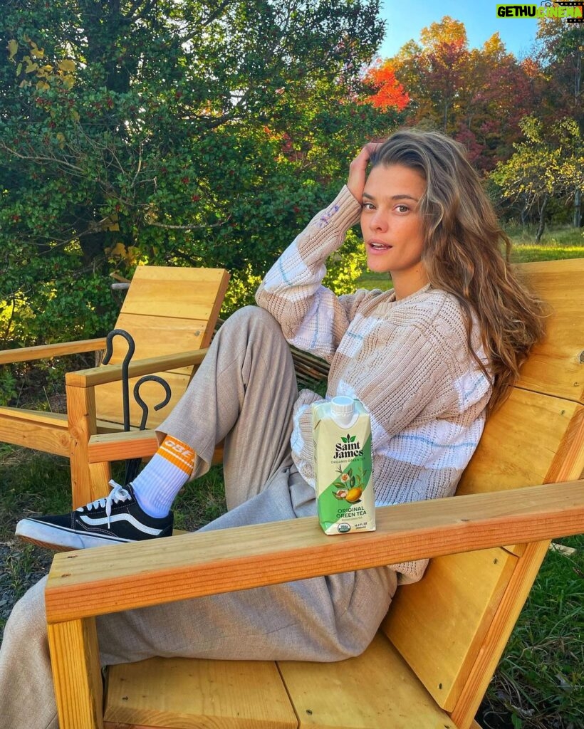 Nina Agdal Instagram - Sometimes you just need a little fresh air and your @saintjamesicedtea 🍃🍁🍂 Upstate N.Y
