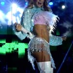 Ninel Conde Instagram - Mis amores 💋 hoy comienza un nuevo mes para demostrarle al mundo cuánto vales y callarles la boca a todos esos haters que andan merodeando. #november #ninelconde #trend  #viral #sexy #fitness #fashion