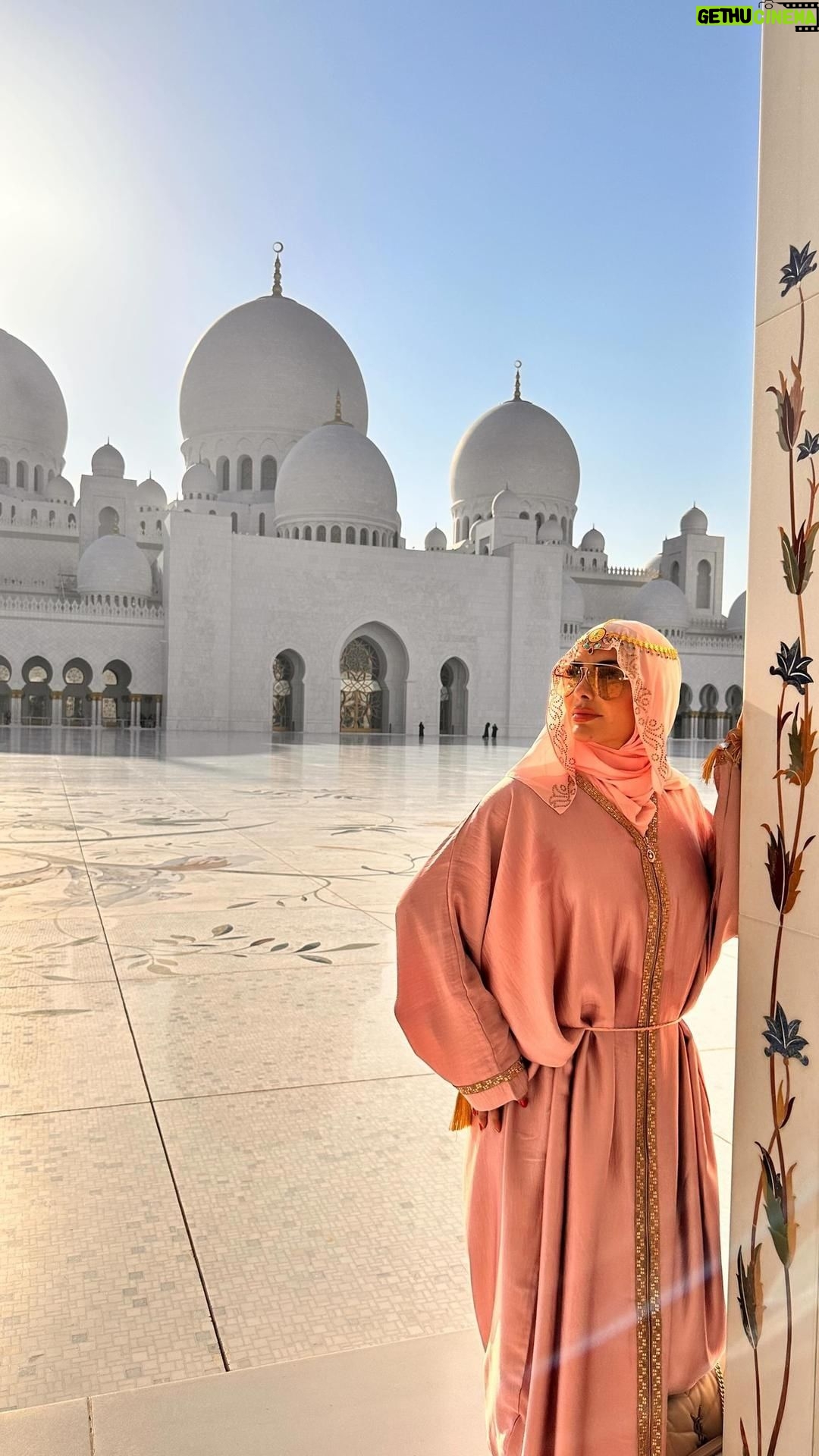 Ninel Conde Instagram - Abu Dabi … speechless ❤️… . . #abudhabi #trend #viral #ninelconde #trend Dubai, United Arab Emirates