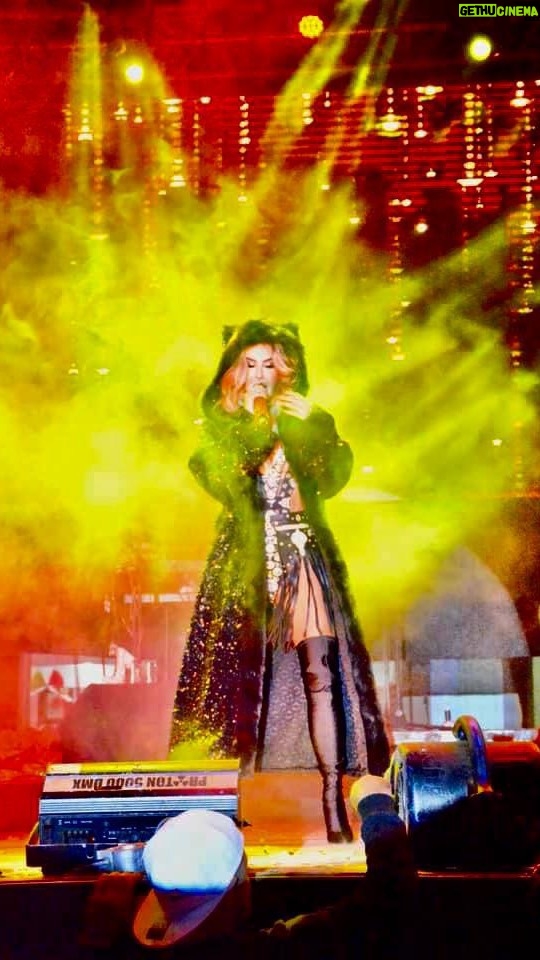 Ninel Conde Instagram - ¡Gracias, mi amores de Unión de San Antonio, Jalisco! 😍 Fue una noche espectacular junto a todos ustedes cantando y bailando conmigo. ¡Los amos! ❤️ ¿Cuál canción les gustaría que cante en el show de hoy? ¡Los estaré leyendo, bebés! 💋 #Showninelconde2023 #almarey #ninelconde #singer #shows #Mexicangirl #mexico #independenciademexico #diadelaindependencia #cantantemexicana #reelsviral #Showsalmarey Mexico
