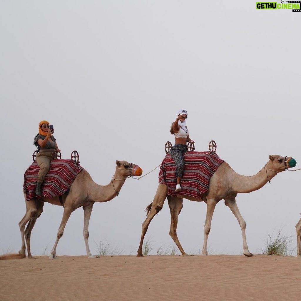 Ninel Conde Instagram - Dubai desert 🐪 🐪🐪 . . Que bella experiencia Gracias @clauguevarahdz por siempre estar! Por ser más que mi amiga .. mi hermana por decisión .. Porque la amistad se demuestra con hechos no con palabras. Por mas viajes y experiencias juntas ! Te amo sister . • #dubai #dubaidesert #dubaidesertsafari #camels #dubaicamels #fy #travel #traveltips #travelexcursions #fye #trend riviral Dubai Desert Conservation Reserve - Platinum Heritage