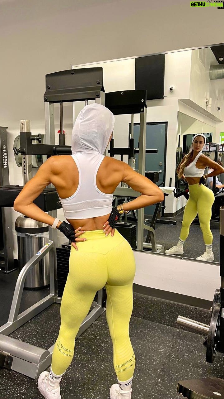 Ninel Conde Instagram - La perfección no existe, lo que realmente es relevante son las ganas que tenemos de ser mejores.🤩 Nuestra determinación, es una de las cosas que nos harán crecer y eso nadie podrá cambiarlo. ¿Ustedes están tan motivados como yo esta semana? 💪🏻 ¡Los leo! 👀 #ninelconde #almarey #fitmotivation #quotes #fitquotes #Healthy #Fitgirl #Fitlife #gymquotes #gymgirl #Viralreels #Reelsfit #Viral #gymmotivation #Lifefit #miamigirl #Miami #miamifit #workout Miami, Florida