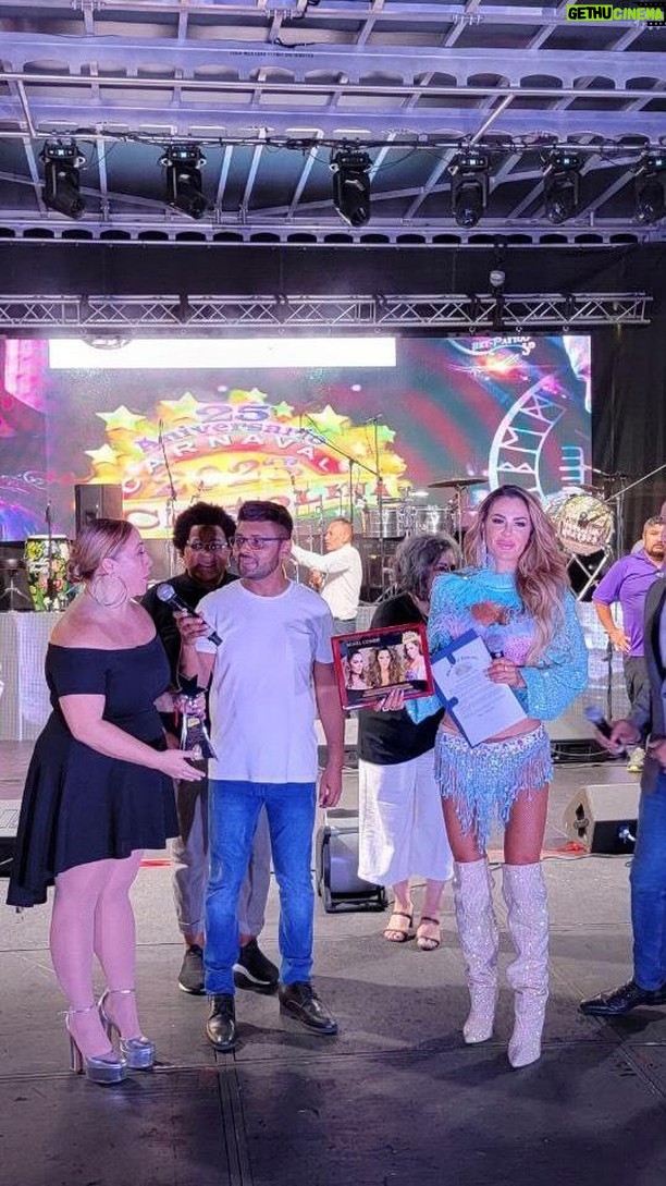 Ninel Conde Instagram - ¡Gracias, Gracias! Este es uno de los frutos de todo el amor que le pongo a lo que hago. Todo lo que hacemos con el corazón se regresa cargado de satisfacción, gracias por mi reconocimiento a la comunidad de Charlotte y por establecer el 20 de agosto como el día de Ninel Conde, Wow! Me siento honrada por su cariño y porque siempre me reciben con los brazos abiertos. ¡Gracias @mediaconceptspr por tu excelente labor y dedicación! ¡Gracias @alexruizoficial por todas tus atenciones! ¡Los quiero! Espero pronto verlos de nuevo. ❤️🔥 #Ninelconde #Shows #Ninelcondeshow #Almarey #Carolina #Mexicangirl #Fy #Viral #Actress #Singer #Bombon #Medicenbombon #Conciertos #Artistasmexicanas #reelsviral
