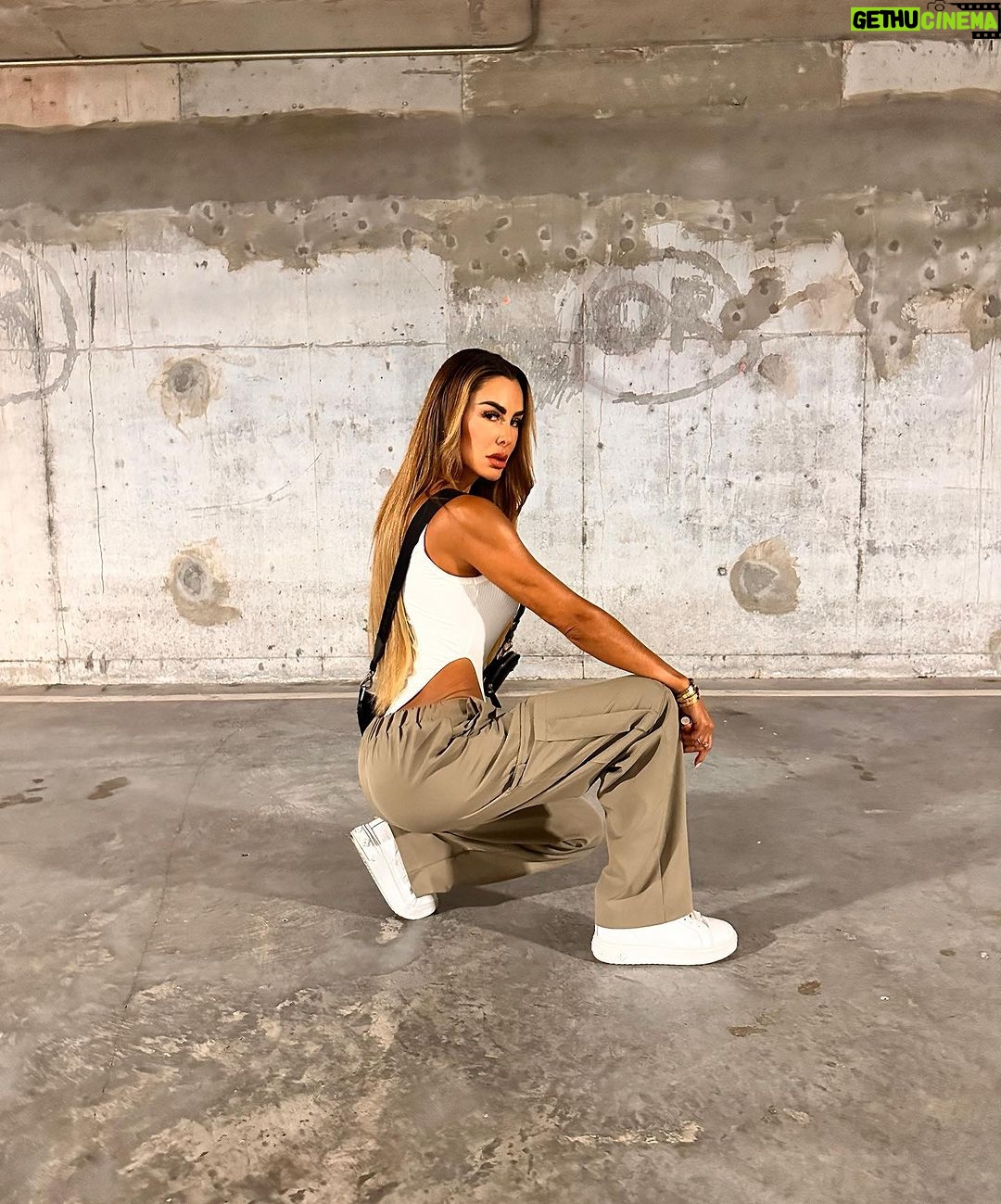 Ninel Conde Instagram - “Si una acción no te acerca a tu meta te aleja “🤎. NC . . #quote #trend #viral #lifestyle #selflove #miami #miamivibes #trend #fy #fye Miami, Florida