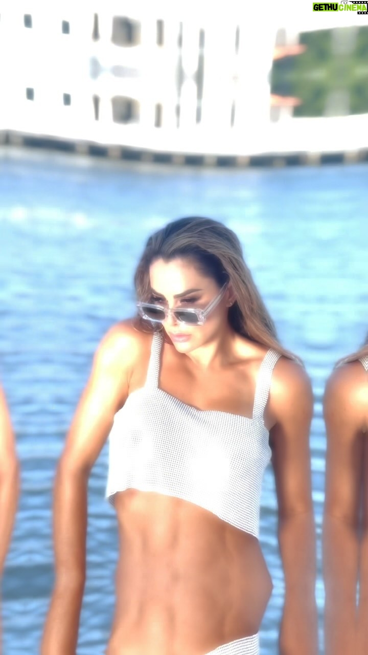 Ninel Conde Instagram - Saturday vibes ❤️ . . #sexy #miami #miamilife #boatlife #trend #viral #video #fy Miami, Florida