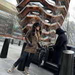 Ninel Conde Instagram - Sigue a tu corazón, especialmente si te lleva a Nueva York 🤍🤎 ¿Qué ciudad es tu favorita para viajar? Los leo👀 . . . #ninelconde #travel #nyc #newpost #vessel #ferrari #traveltheworld #labombonasesino #newyork