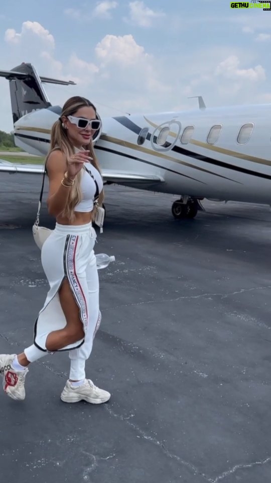 Ninel Conde Instagram - El valor de la vida se puede medir por la cantidad de veces que tú alma se ha conmovido ✨. Recordar es vivir, mis amores 💋. En especial, esos momentos donde alcanzamos nuestras metas. #NinelConde #actress #singer #model #sexy #mexico #miami #viral #trend