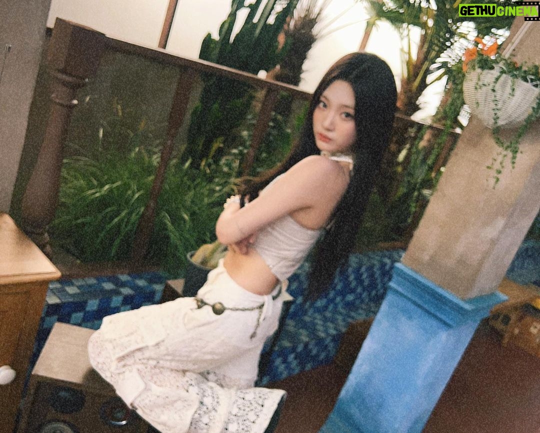 Ning Yi Zhuo Instagram - 까먹고있었던 비하인드 사진🧚
