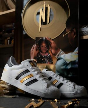 Ninho Instagram - 2023 c’était fort avec la famille @adidasparis 🤝
2024… 👀

#collaborationcommerciale