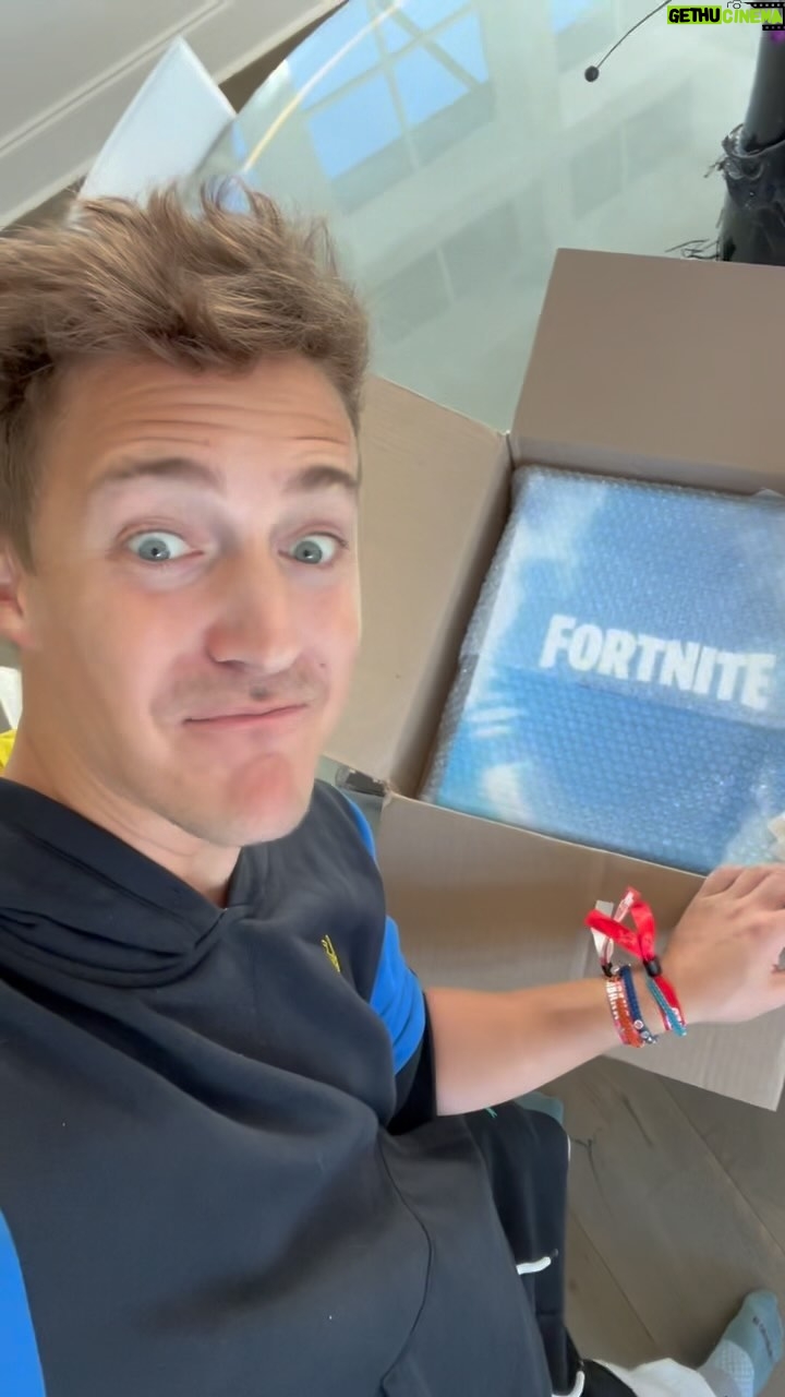 Ninja - 66K Likes - THIS IS WHAT @fortnite SENT ME!