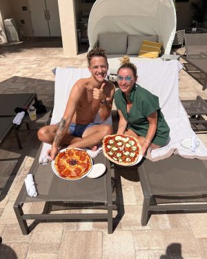Ninja Instagram - Finally took a whole weekend to explore our area in Florida and do some fun stuff that we haven’t tried yet! Pizzas poolside, mini golf, go carts and bumper boats. Felt like kids again 🎉 😍