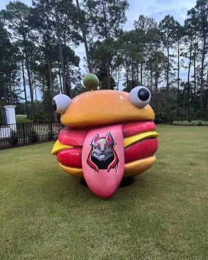 Ninja Instagram - Woke up to find the OG Fortnite is coming back November 3rd AND THERES A BURGER IN MY BACKYARD 
Twitch.tv/Ninja lets talk about it