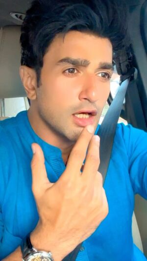 Nishant Singh Instagram - Batao. 🤣

#ComedyTime #FunnyReels #LaughsForDays #HilariousMoments #ComicRelief #LaughsAndGiggles #ComedySkits #HumorMe #LaughOutLoud #ComedyVibes #FunnyVideos #Entertainment #LaughingAllTheWay #ComedyAct #crackingjokes