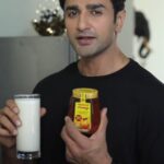 Nishant Singh Instagram - This summer, avoid going out in the scorching sun. A glassful of Banana Oat Smoothie made with @hamdardhoney is enough to keep you fit. When it comes to combating the changing weather conditions, Hamdard Honey is your perfect partner, it boosts your immunity & is rich in antioxidants. Add Hamdard Honey to your smoothies & boost your immunity. #Hamdard #HamdardHoney #HamdardHaiPureHai #Honey #Pure #HoneySmoothie #Smoothie #BananaOatSmoothie #Immunity #ChangingWeather #Antioxidants #PureHoney #Natural #Healthy #NaturalHoney #HealthyFood #HealthyLifestyle