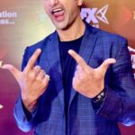 Nishant Singh Instagram - It was a true honor indeed to be able to present awards to the technicians or may I say the back bone of our industry. Thank you for choosing me to present at the 'VFX and more' VAM Awards. On a side note, I think this is my first ever pic with this kind of expression! Can you guys find anything similar? Tag me. 🎥 @aruna_reporter Costume @shilpsaxena (Suumaayaa) Hair @azruddin_hairstylist #nishantmalkhani