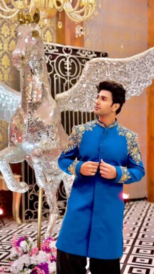 Nishant Singh Instagram - Shaadi mein aaye hai toh taiyaar hoke aaiye 💕

#manyavar 😂

🎥 @lila_kirtana_das 
Designed by Suumaayaa @shilpsaxena 

#nishantmalkhani